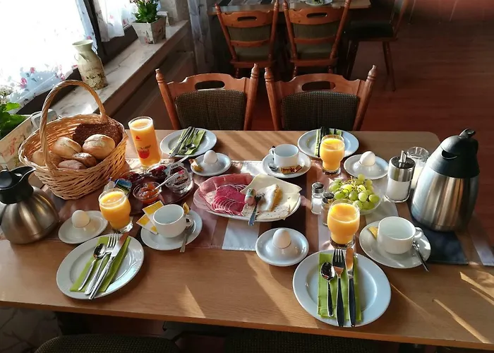 מלון Zum Anker 2*