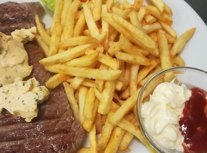 Zum Anker מלון 2*